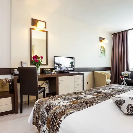 Hotel Grami 4*